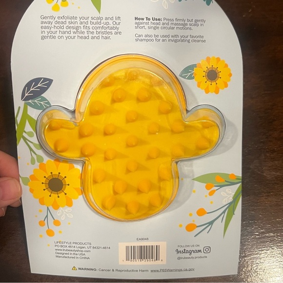 NWT 2 in 1 Bumblebee Shampoo Brush and Scalp Head Massager - Picture 3 of 6